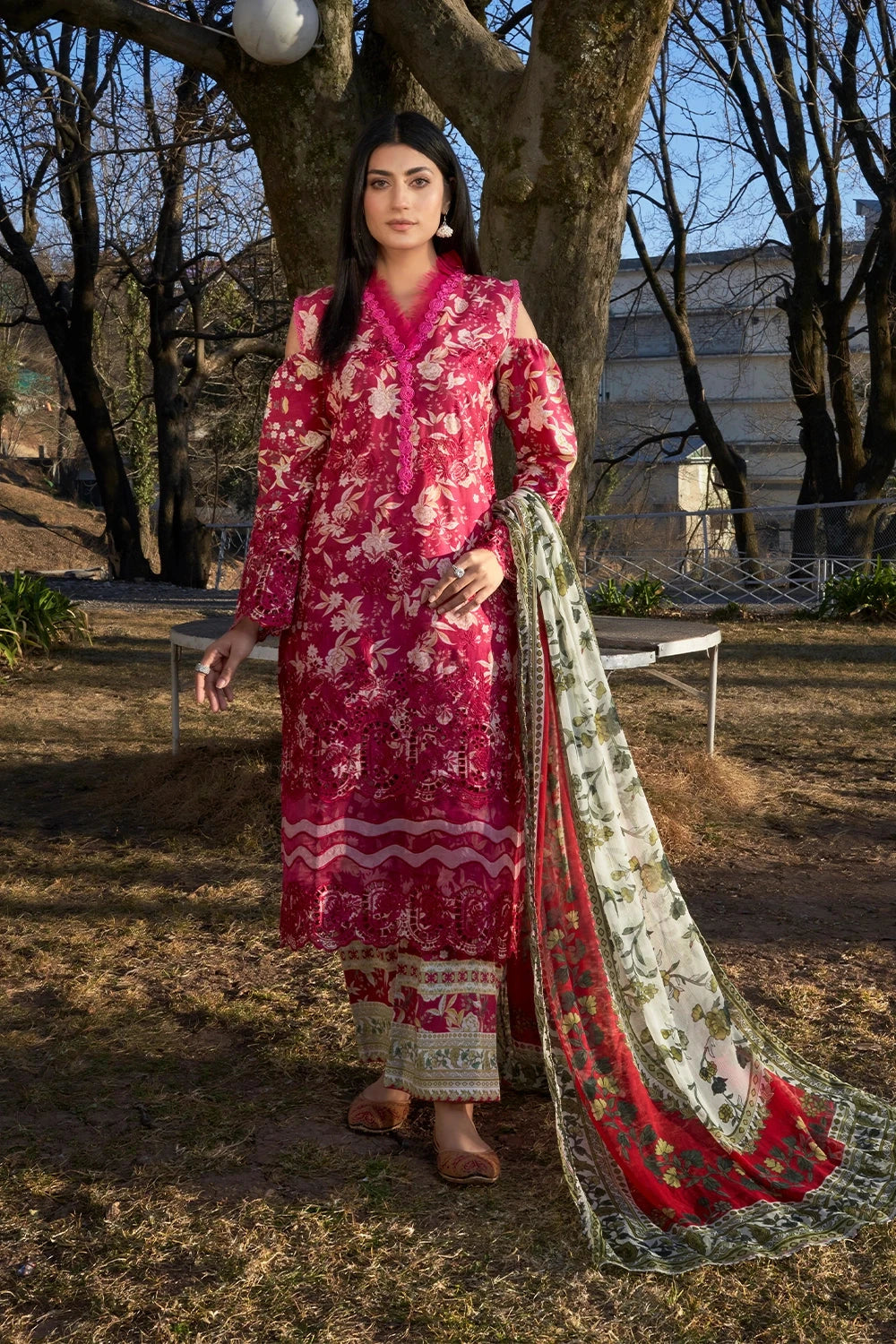 Embroidered Lawn Red Stitched Suit Khas – Janan