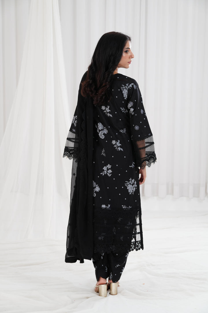Embroidered Printed Cambric Black Stitched Suit - Nishat