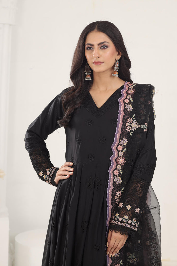 Design 6 - Baroque Swiss Lawn Collection