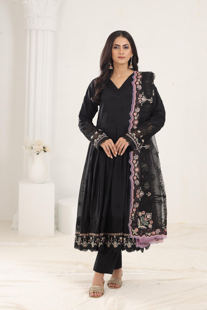 Design 6 - Baroque Swiss Lawn Collection