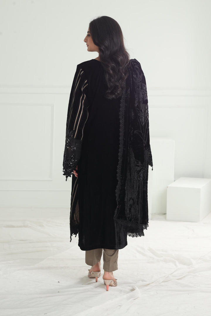 Design 05 - Maria B Winter Luxe Stitched