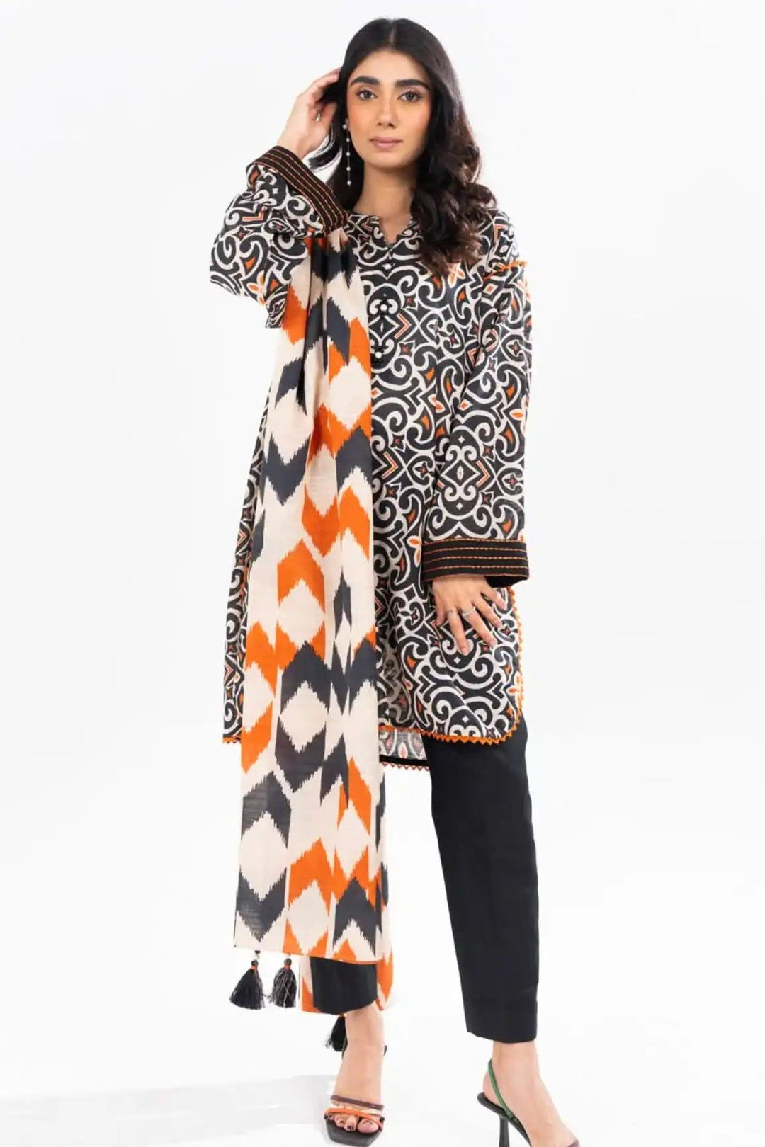 Printed Khaddar Black Unstitched Suit - Alkaram