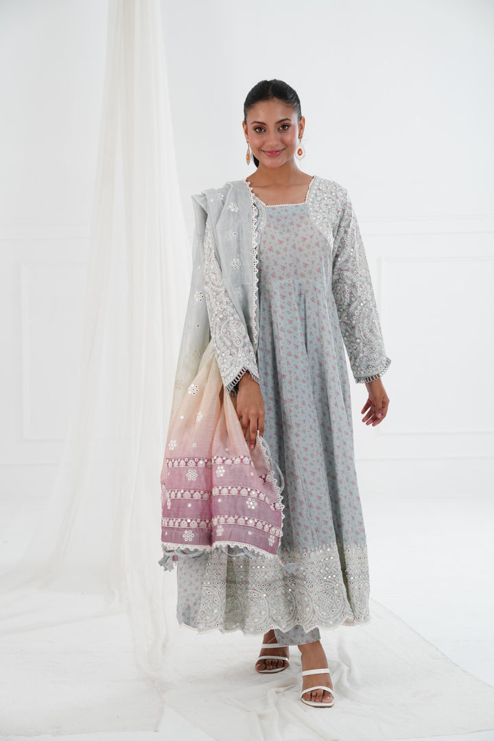 Design 4 - Jazmin Iris '25 Stitched