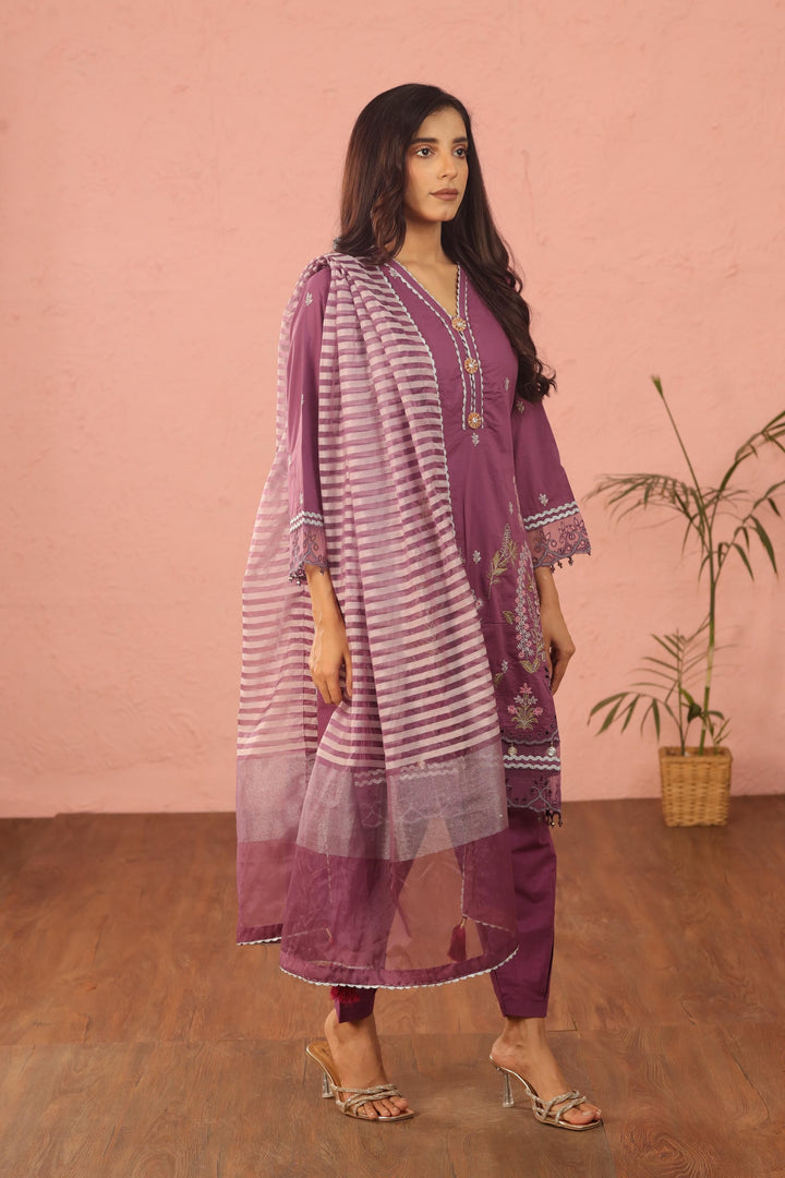 Embroidered Lawn Purple 3 Piece Suit - Al Karam