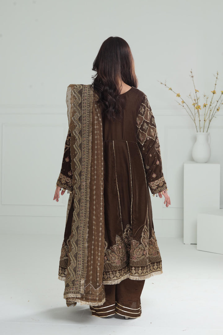 Embroidered Velvet Mehndi Stitched Suit - Baroque