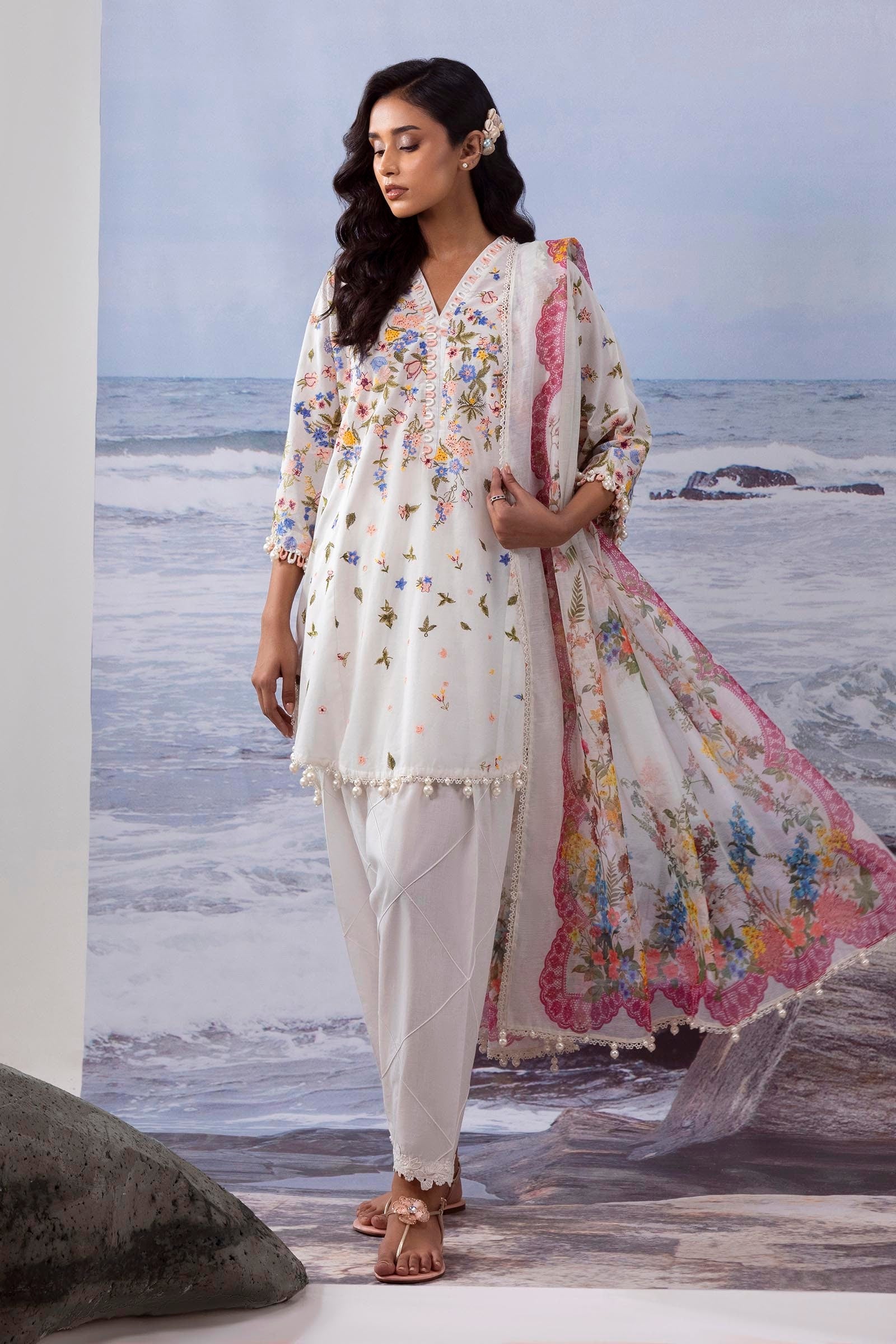 Lawn Off White Stitched Suit - Sana Safinaz Muzlin 25' – Janan