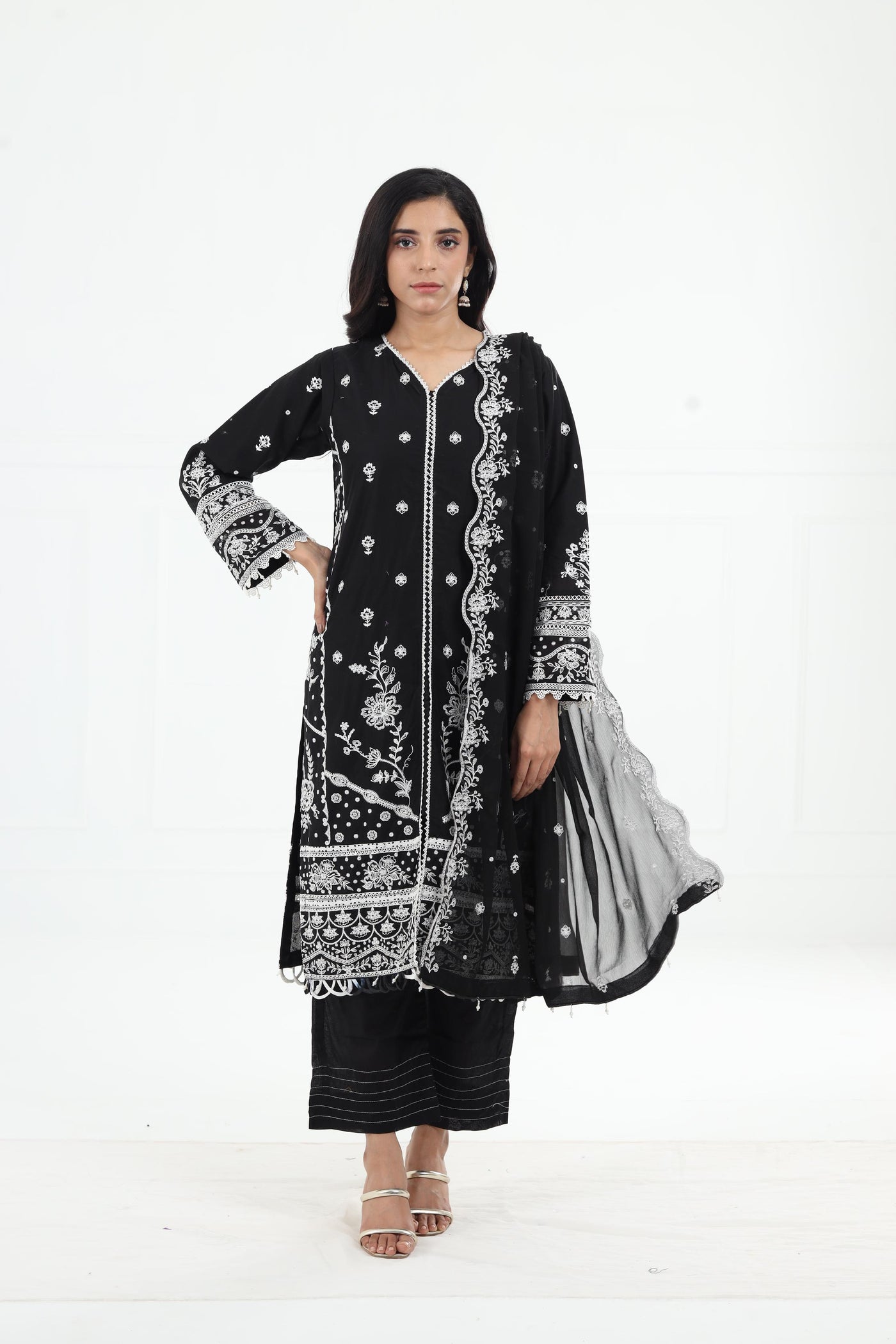 Midnight Glow - Farasha Bahaar Embroidered Lawn Stitched