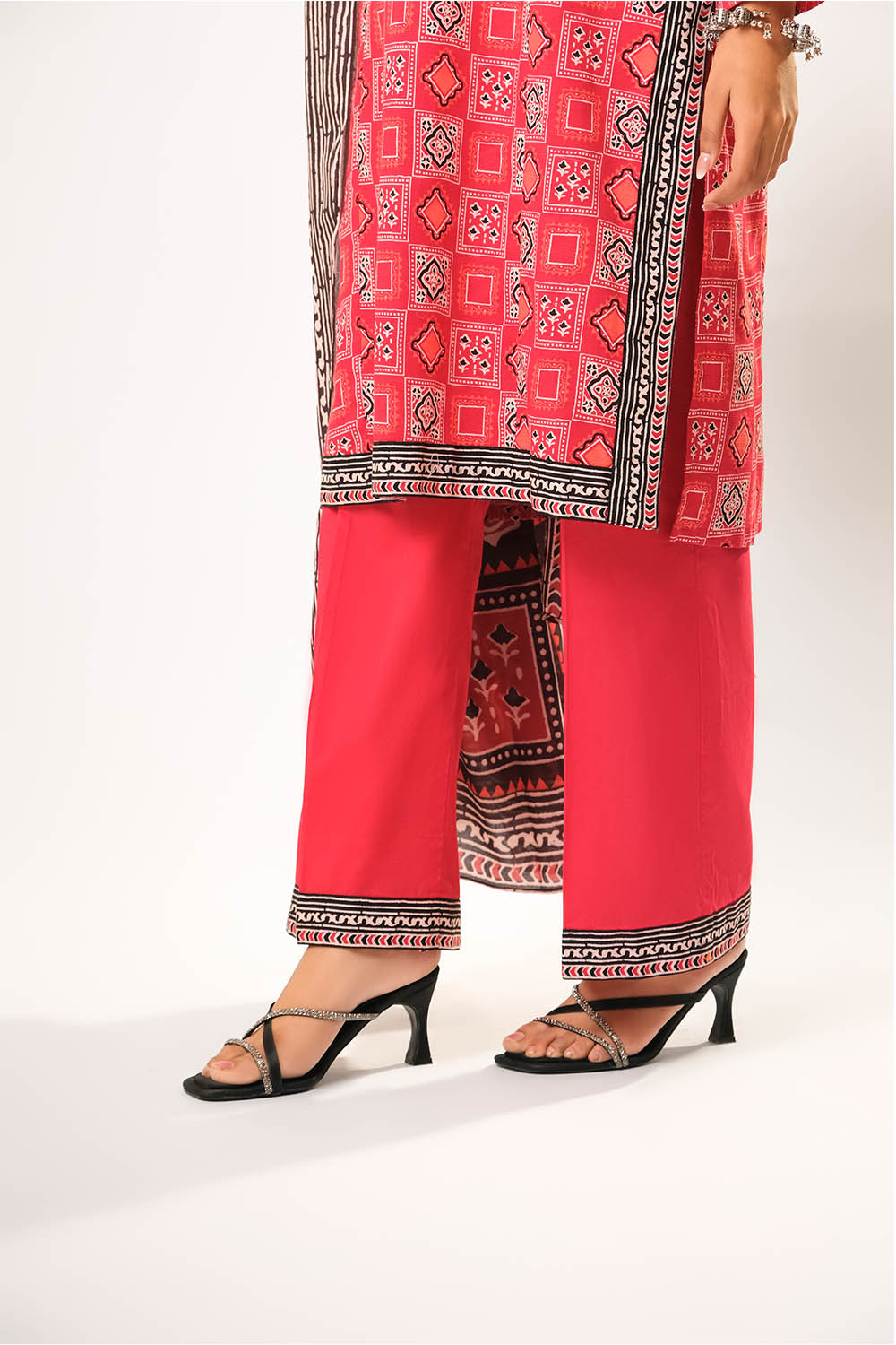 Cotton Khaddar Printed Red Stitched Suit - Senorita