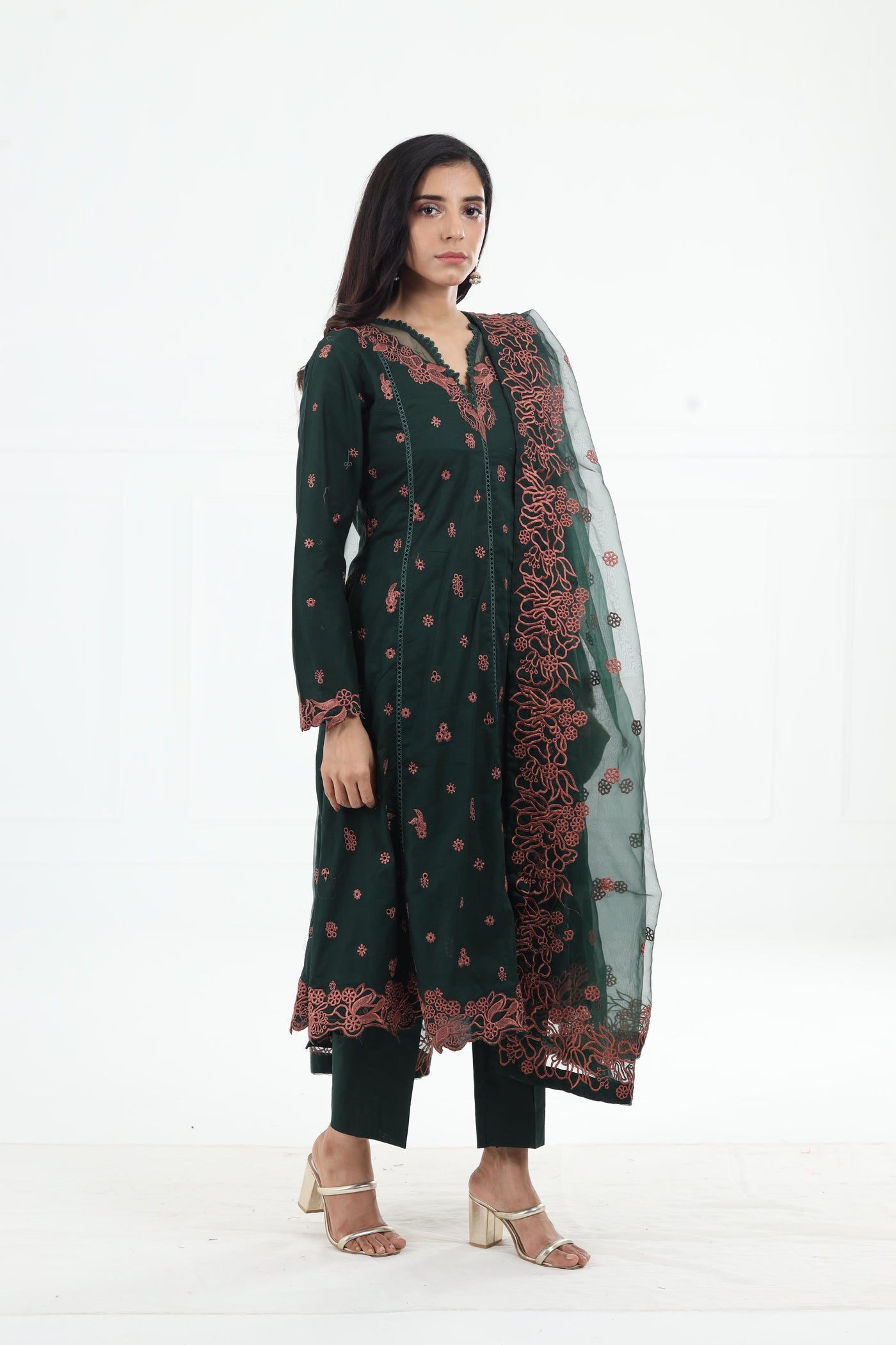 Siraan - Zarif Embroidered Stitched