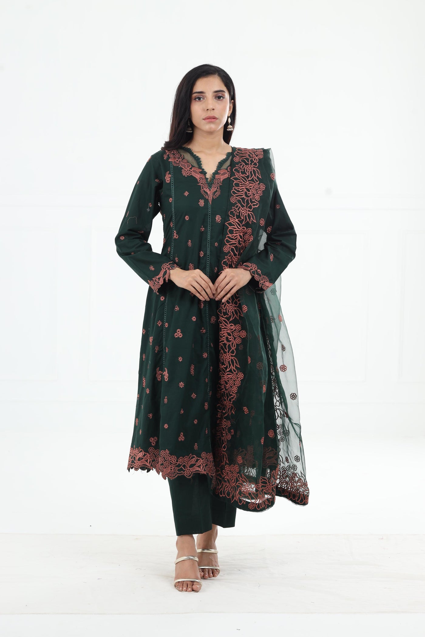 Siraan - Zarif Embroidered Stitched