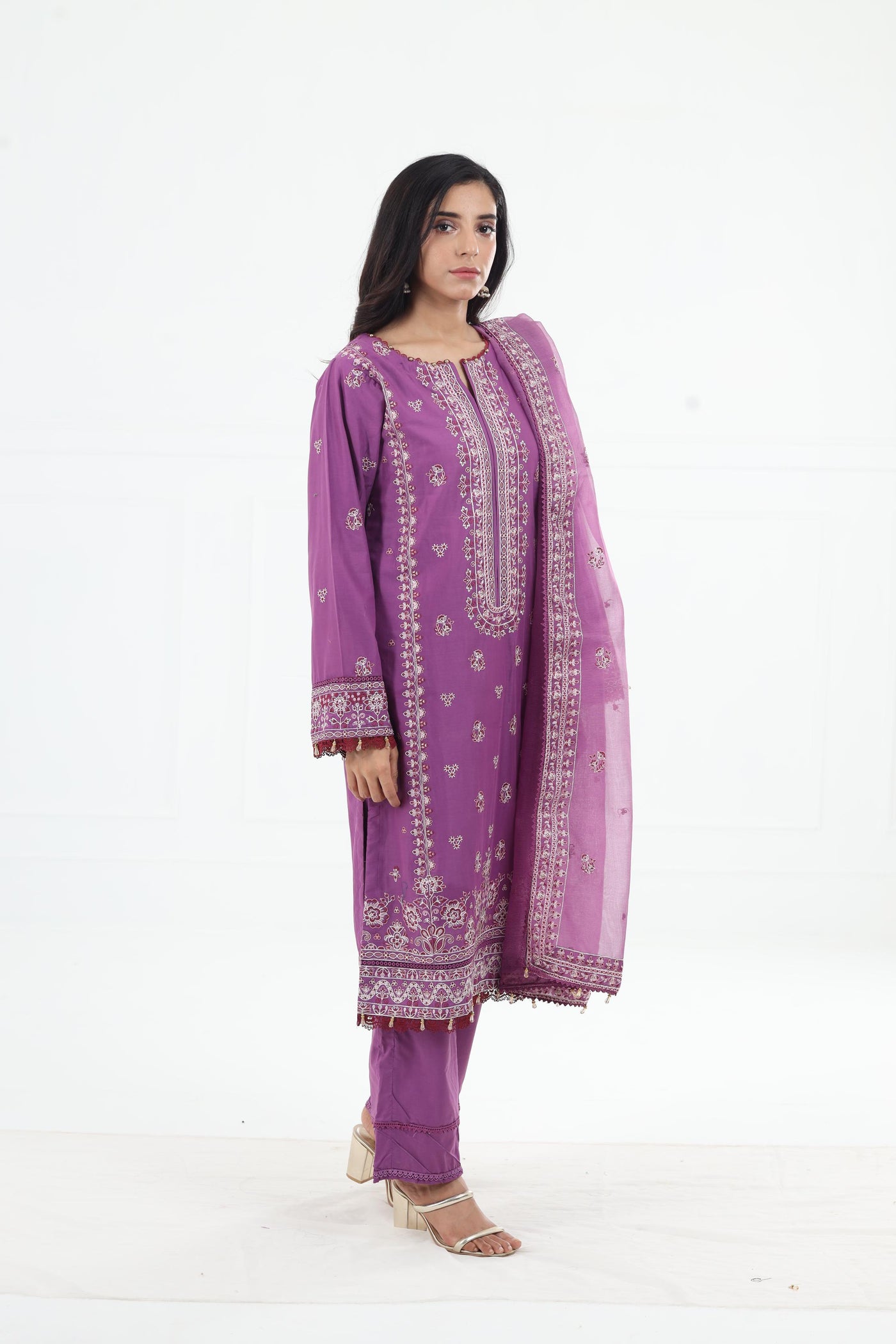 Dreamy Glint - Farasha Bahaar Embroidered Lawn Stitched