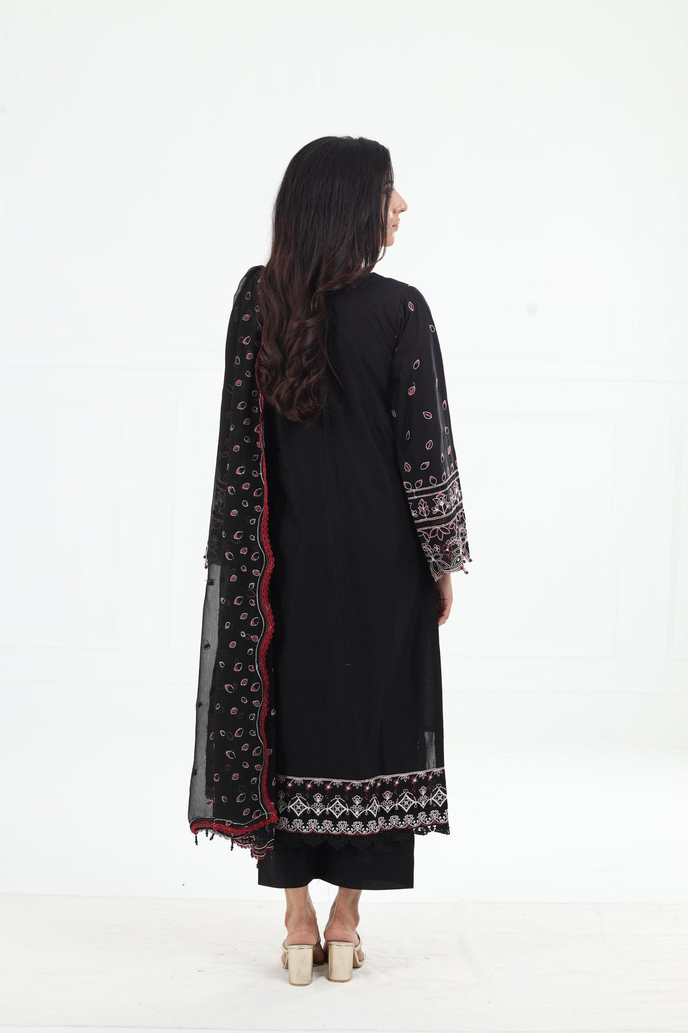 Black Rose - Farasha Bahaar Embroidered Lawn Stitched