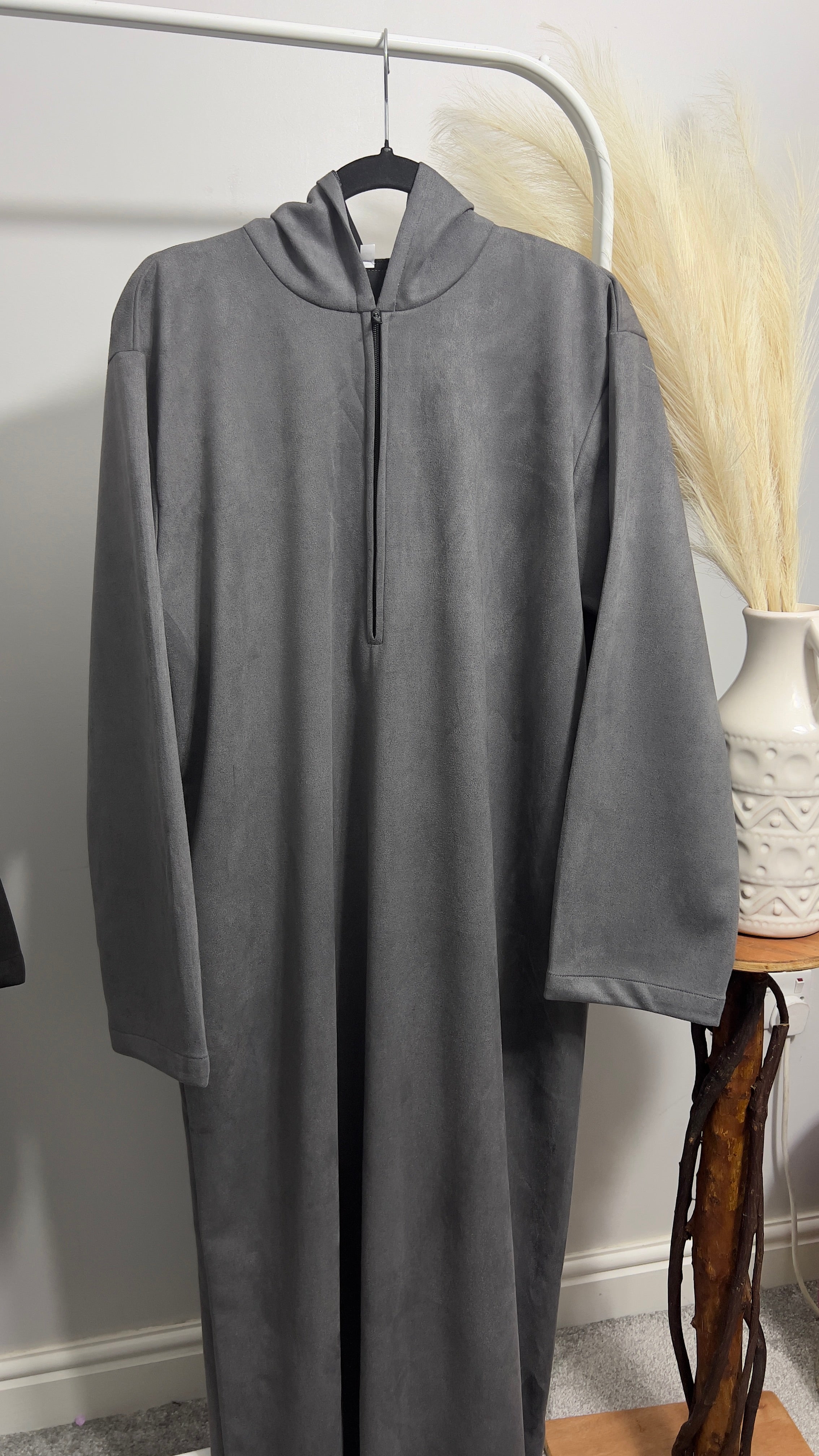 Premium Hooded Suede Grey Thobe - Jiah – Janan