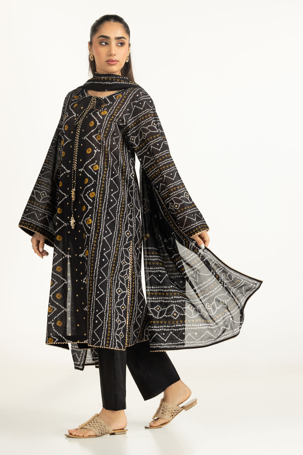 Printed Lawn Black Stitched Suit - Gul Ahmed