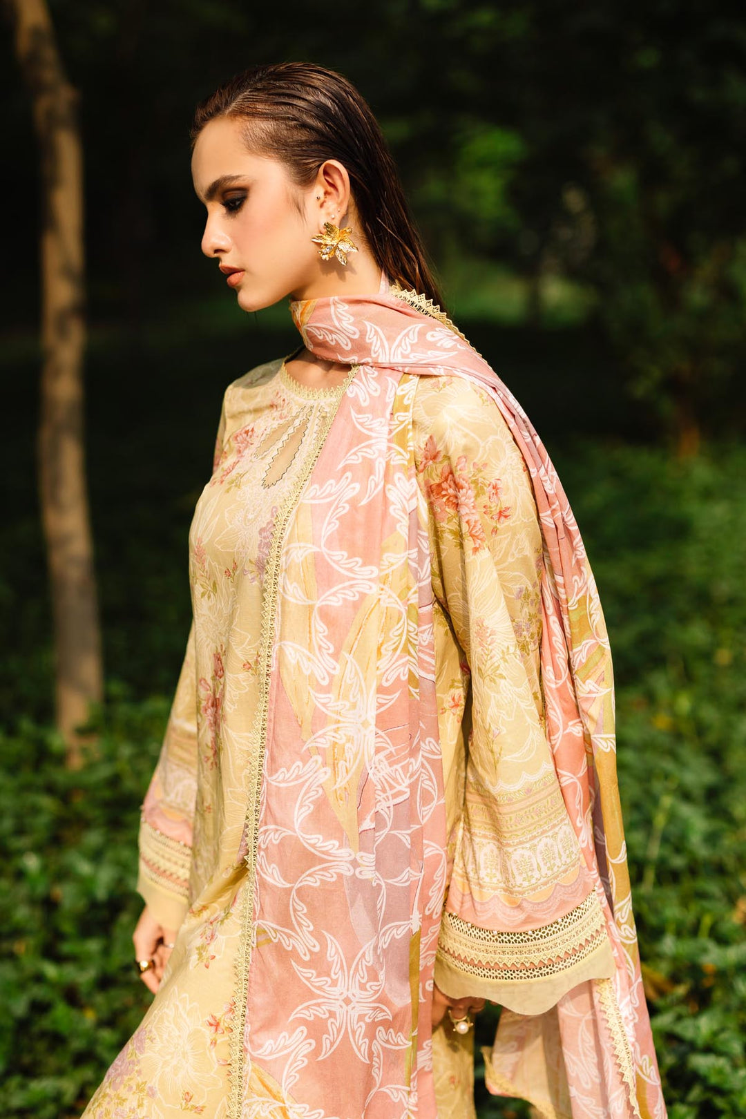 Design 4 - Nureh Daily Delight Lawn Stitched