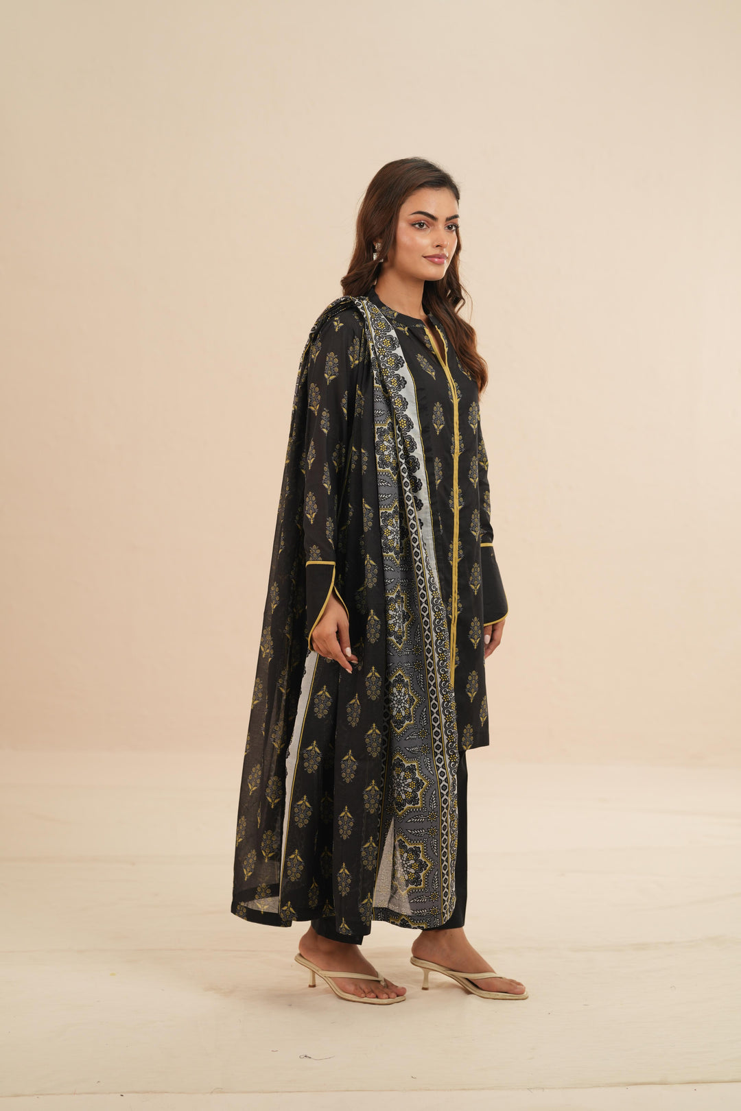 Lawn Black Stitched Suit - Nishat