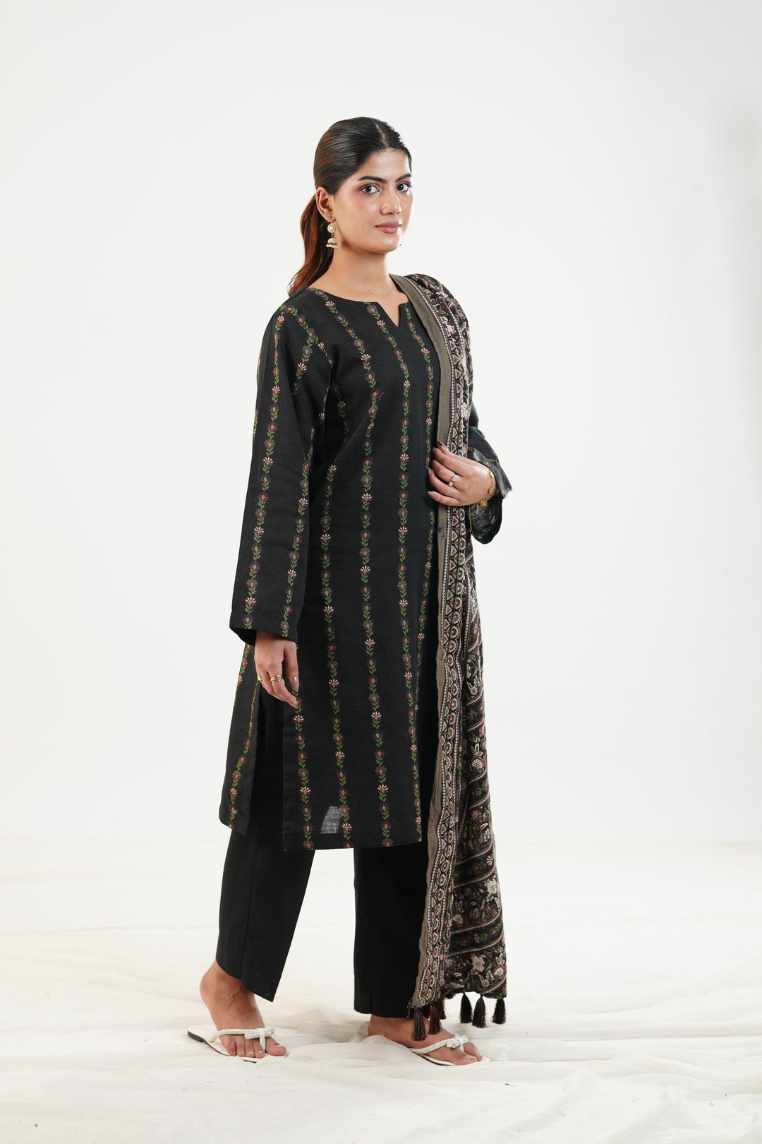 Printed Linen Black Stitched Suit - Nishat