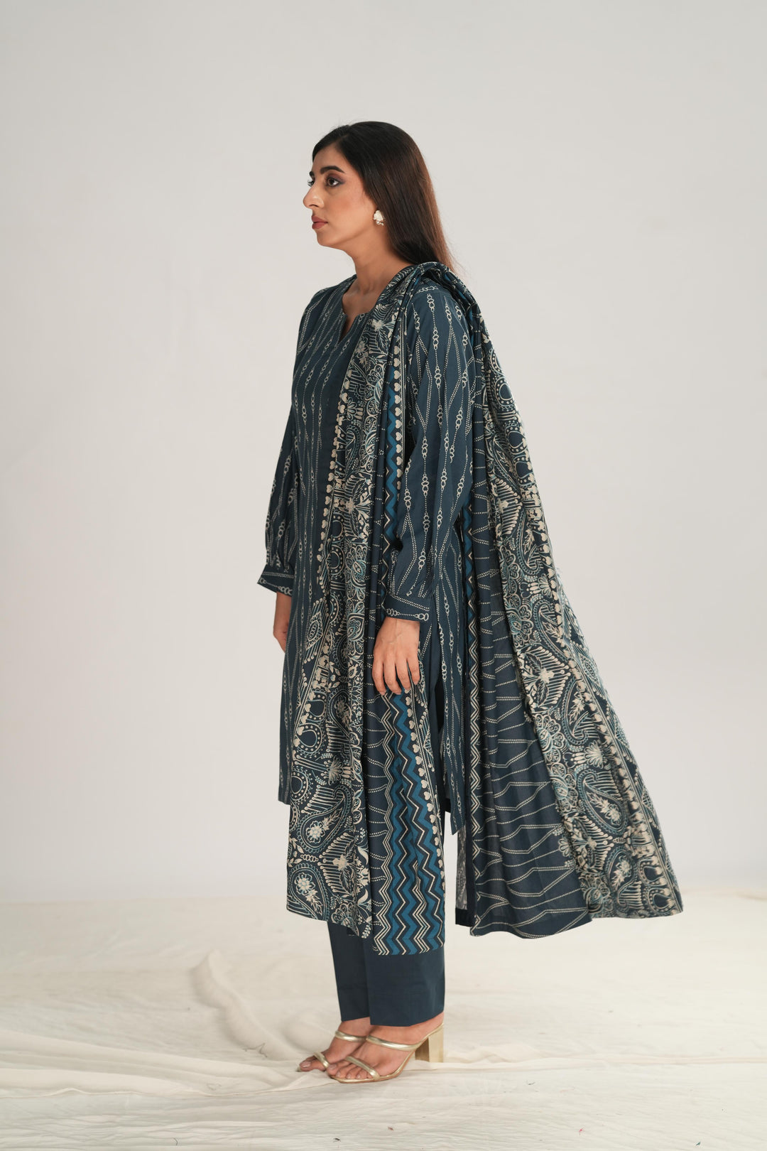 Linen Zinc Stitched Suit - Nishat
