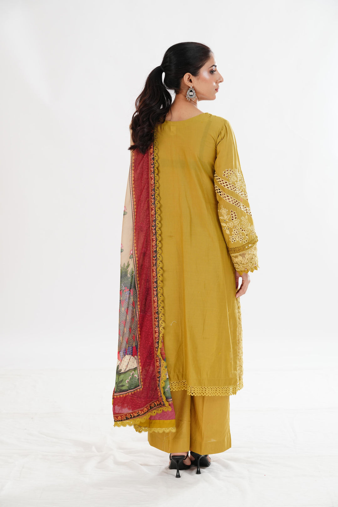 Lisette - Motifz Premium Lawn Stitched