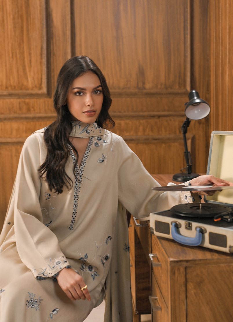 Twill Viscose Ivory Stitched Suit - Image