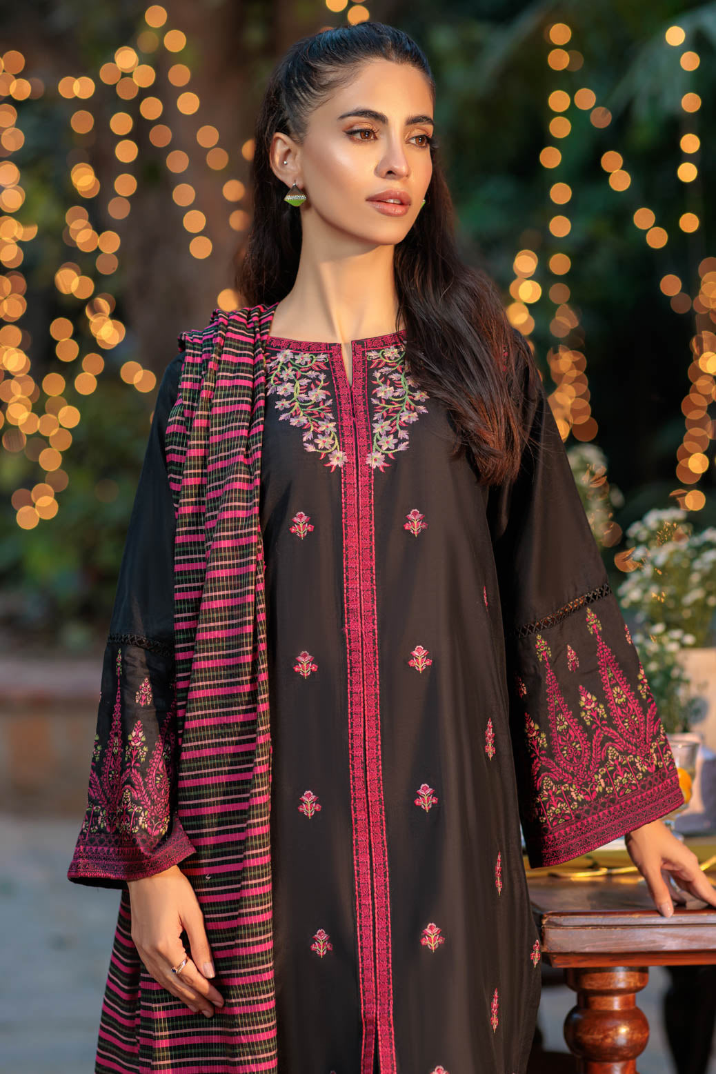 China Raw Silk Black Stitched Suit - Bonanza – Janan