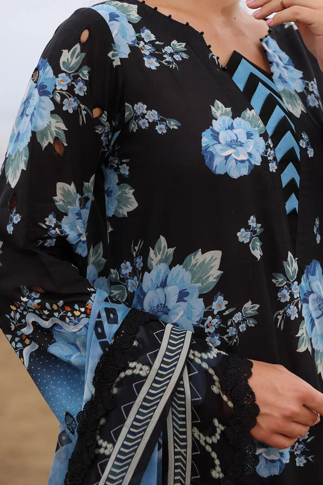 Design 3 - Nureh Gardenia Stitched