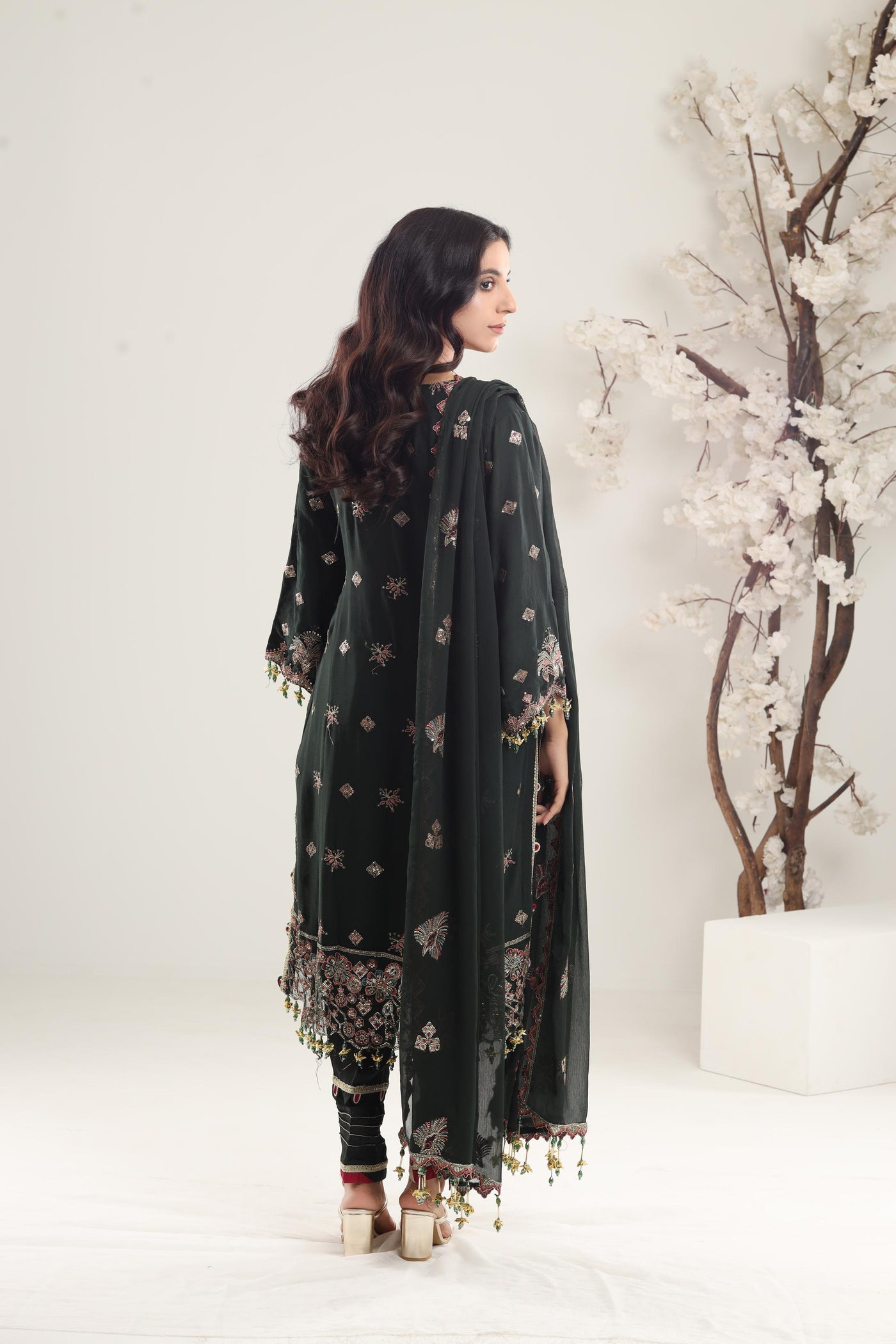 Hoor - Alizeh Dua Formal Stitched