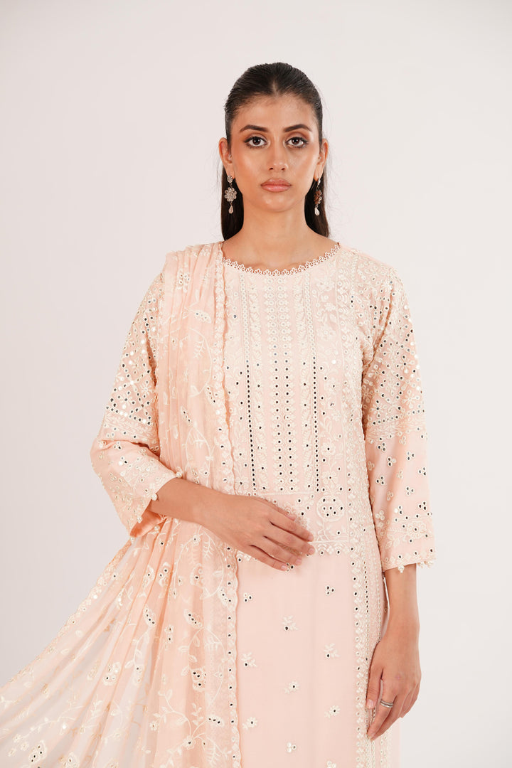 Miksha - Alizeh Dhaagay Dream Awaits Stitched