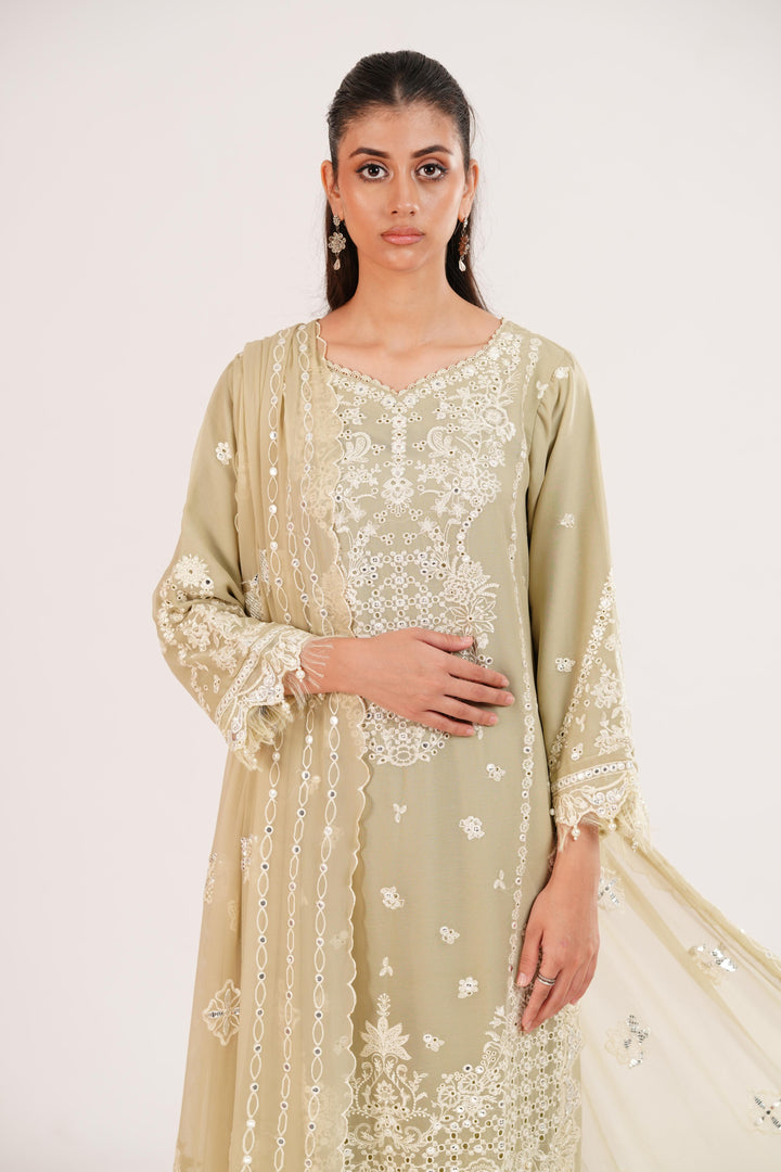 Ahana - Alizeh Dhaagay Dream Awaits Stitched