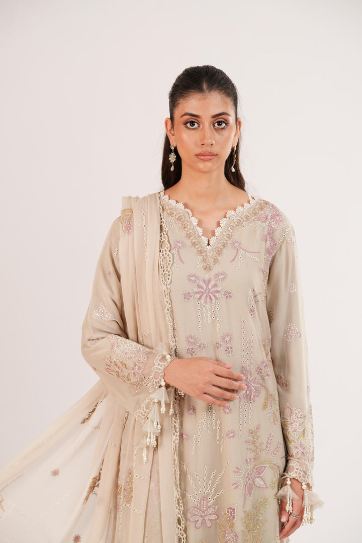 Raviyah - Alizeh Dhaagay Dream Awaits Stitched