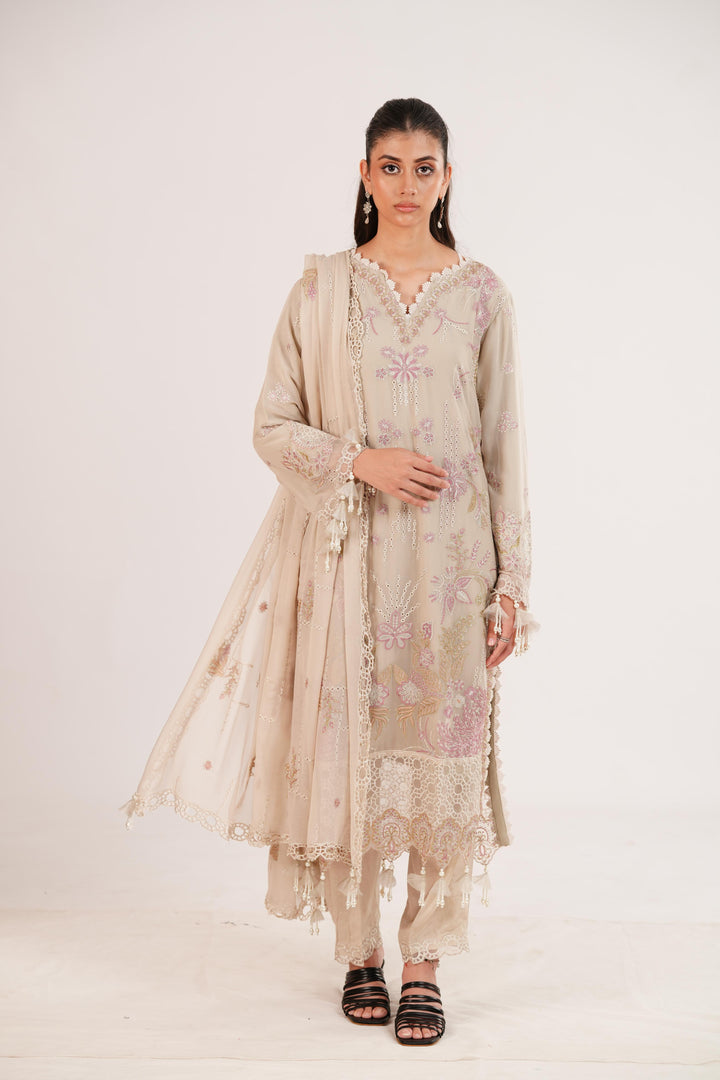 Raviyah - Alizeh Dhaagay Dream Awaits Stitched