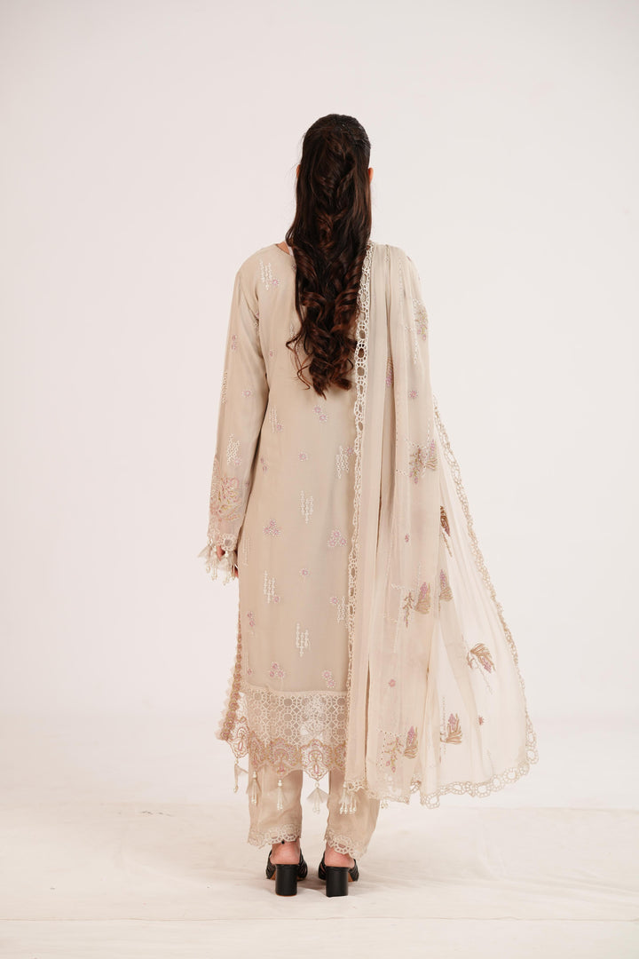 Raviyah - Alizeh Dhaagay Dream Awaits Stitched