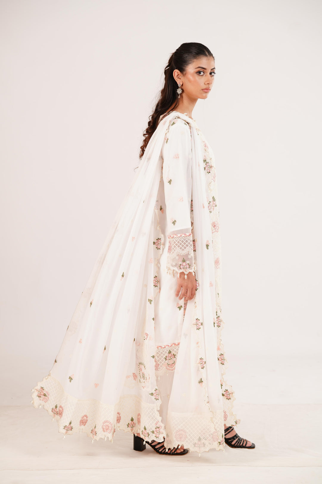 Rumman - Alizeh Dhaagay Dream Awaits Stitched