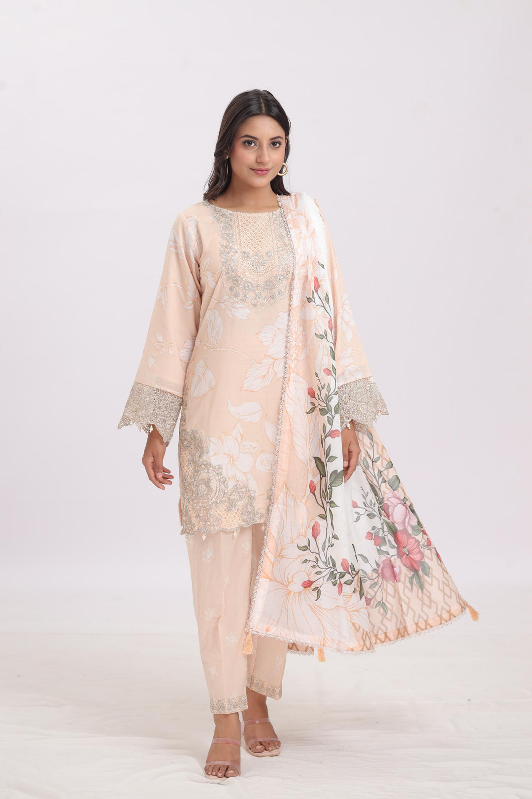 Kaai - Alizeh Levana Embroidered Stitched