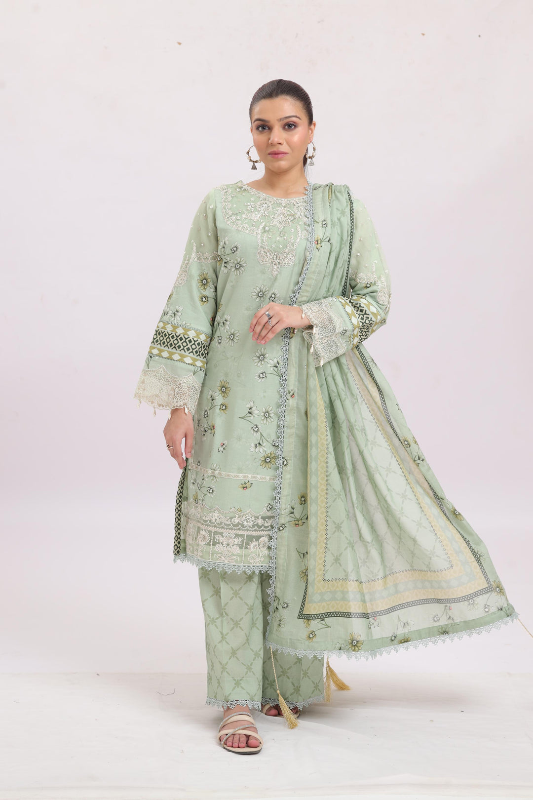 Mintel - Alizeh Levana Embroidered Stitched