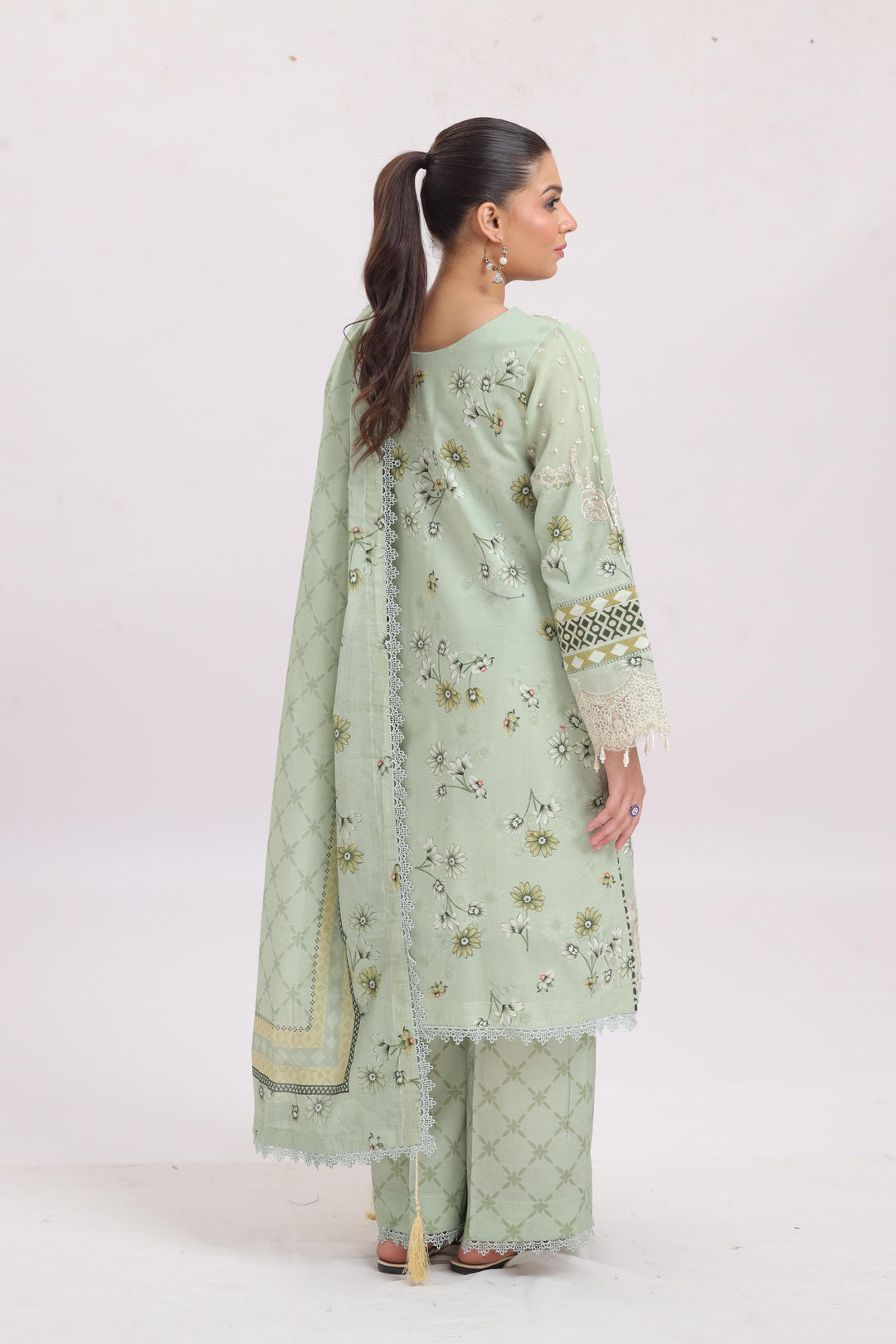 Mintel - Alizeh Levana Embroidered Stitched