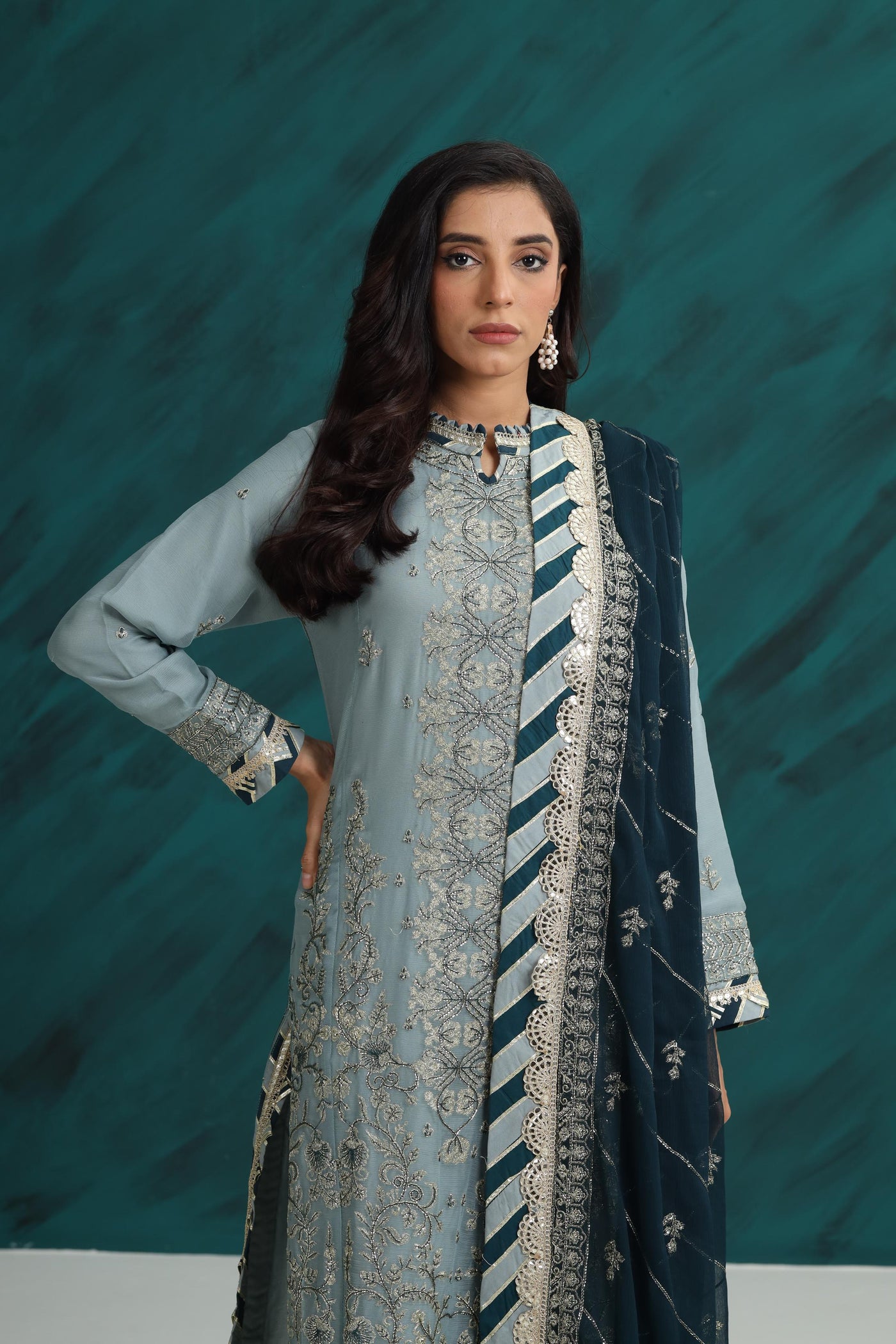 Design 17 - Asim Jofa Chamkeeli Collection