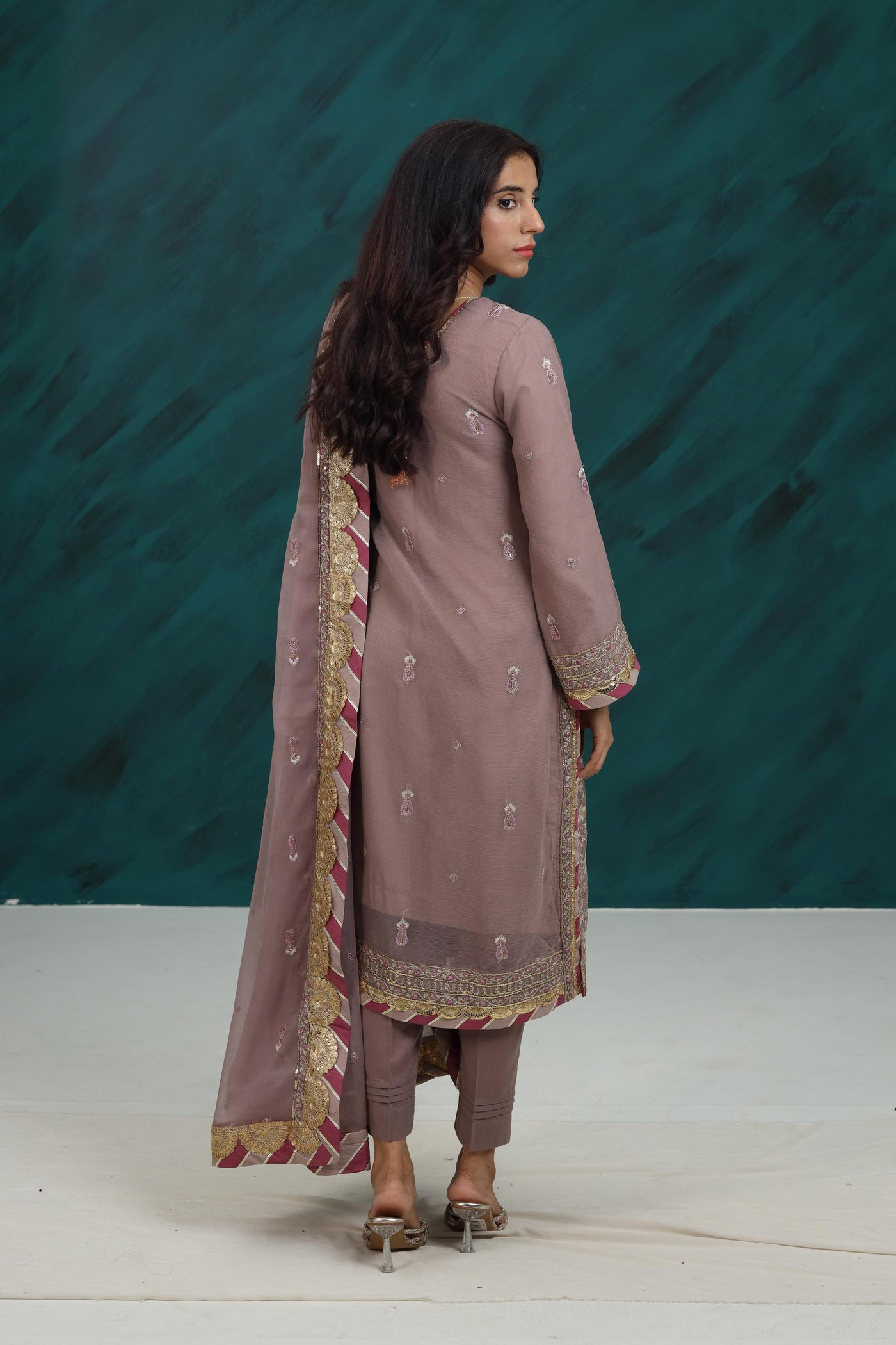 Design 29 - Asim Jofa Chamkeeli Collection