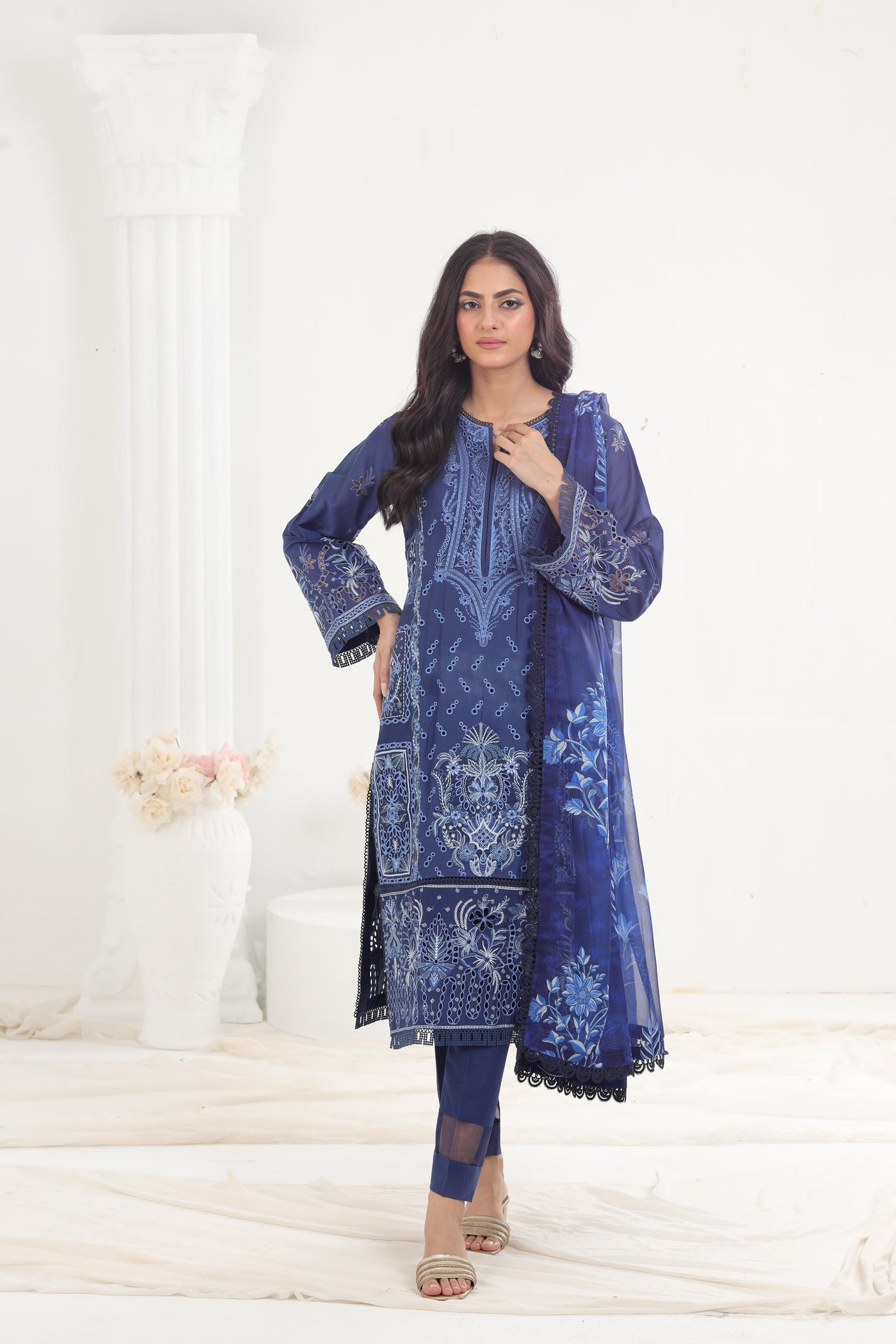 Capri - Afrozeh Chikankari Lawn Stitched