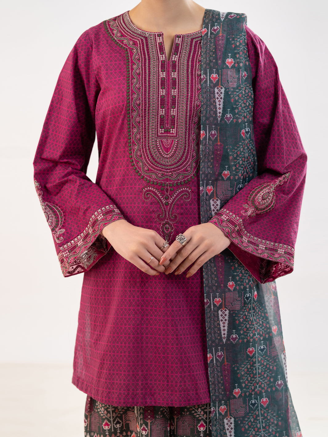 Lawn Magenta Stitched Suit - Almirah