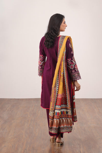 Embroidered Khaddar Magenta 3 Piece Suit - Gul Ahmed