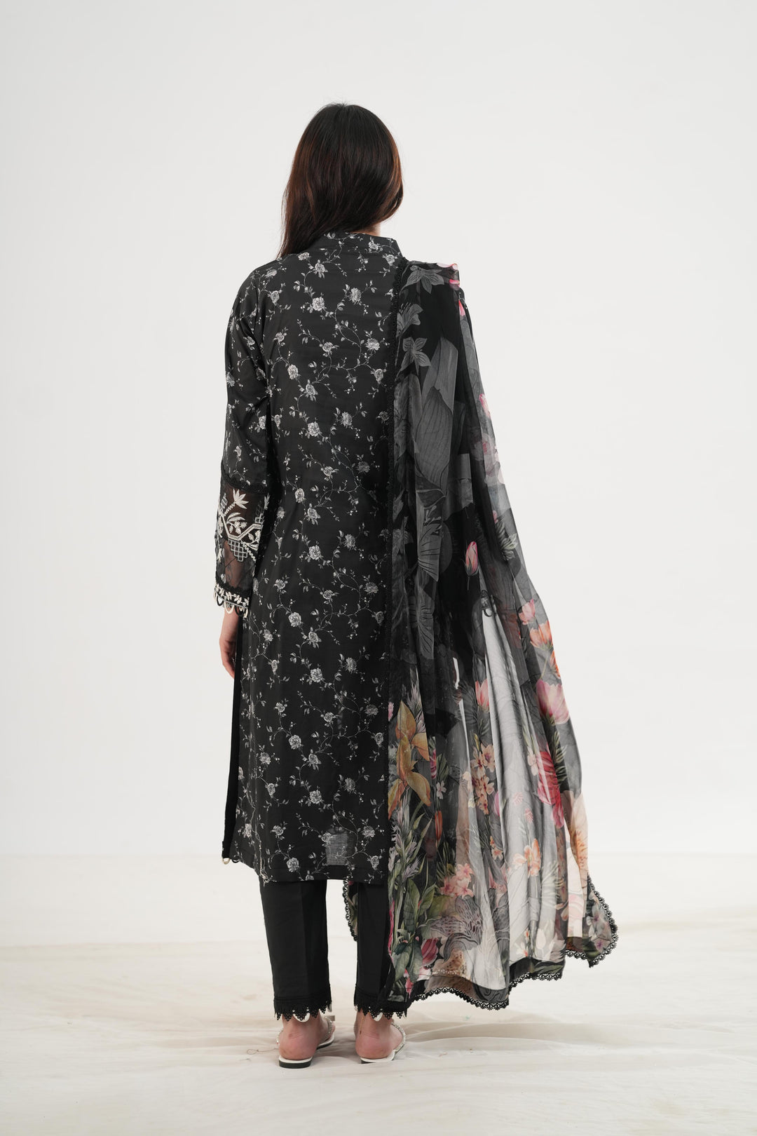 Eavan - Qalamkar Q Prints Festive Stitched
