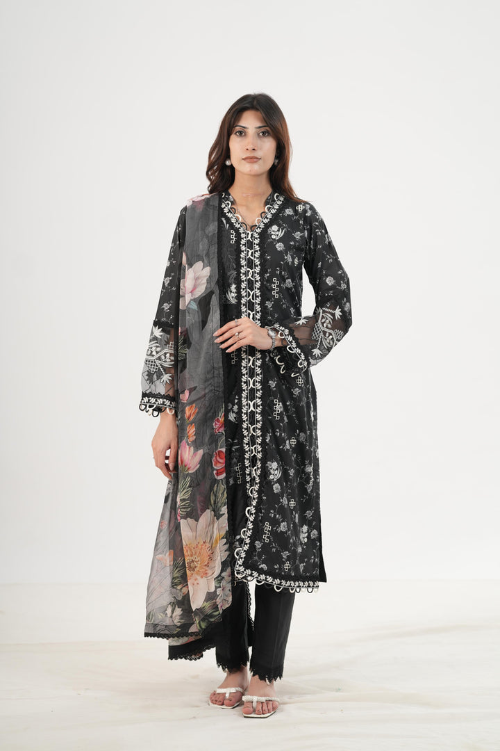 Eavan - Qalamkar Q Prints Festive Stitched