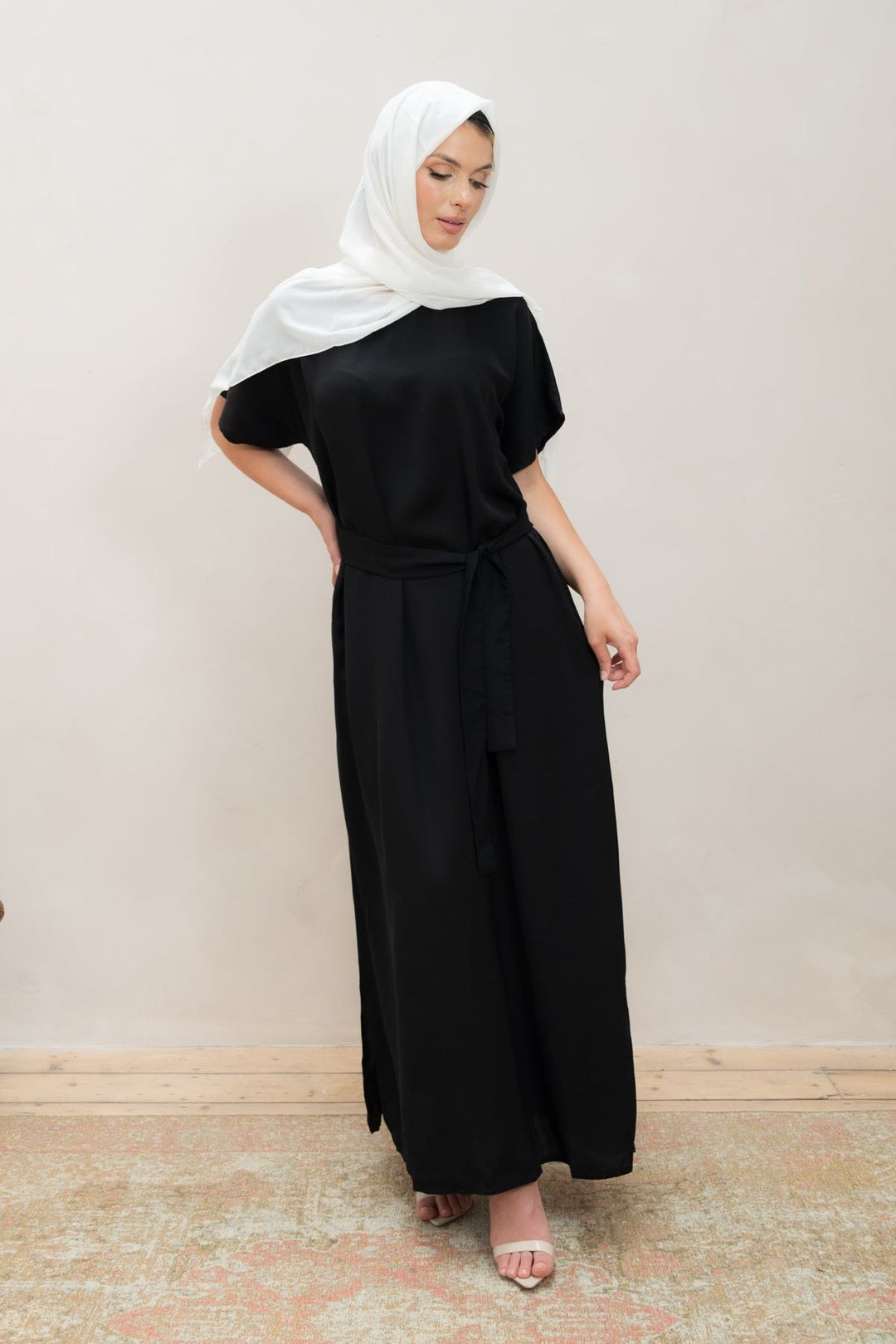 hijab short dresses Here are some ways to hijabify a short dress Dress by @Commense #modestfashion#streetwear
