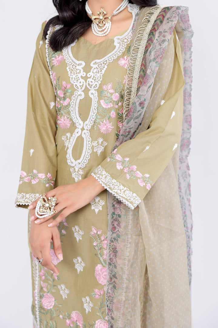 Design 4B - Sobia Nazir Luxury Lawn