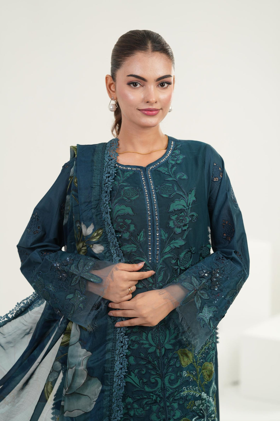 Design 6 - Maria B Luxury Lawn Stitched