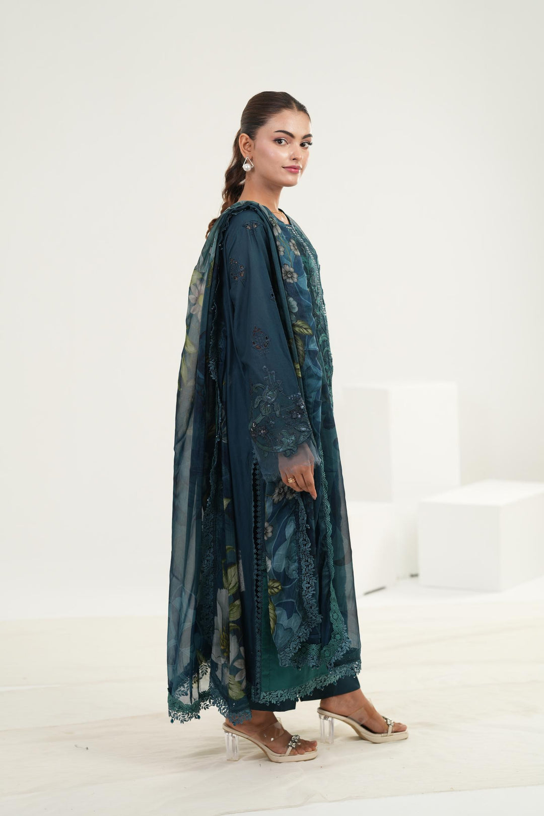 Design 6 - Maria B Luxury Lawn Stitched