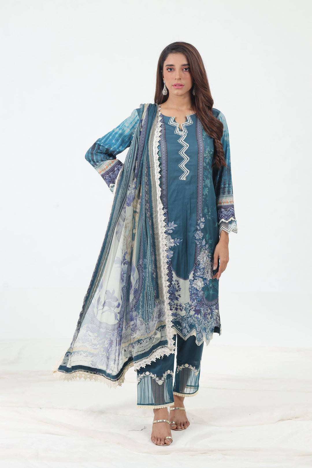 ESC-04A Moon Lily - Elaf Signature Lawn Series