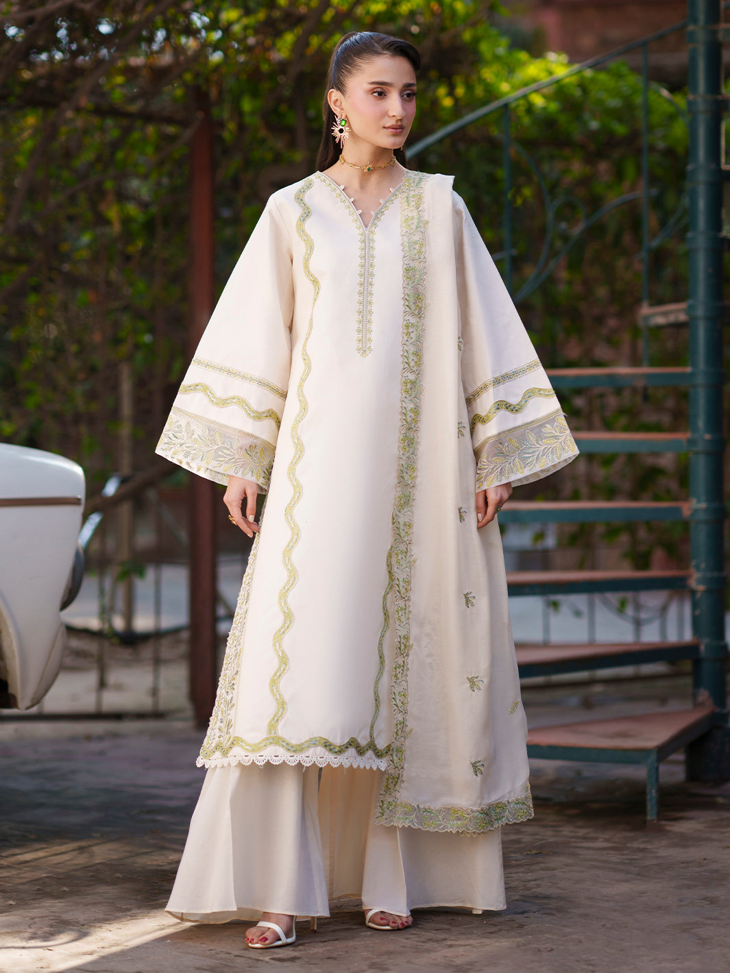 Design 3 - Mahnur Fiona Lawn Stitched