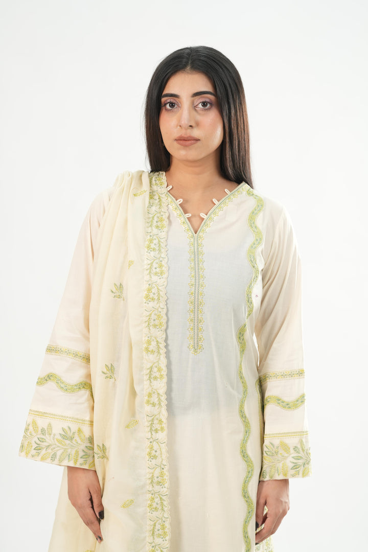 Design 3 - Mahnur Fiona Lawn Stitched